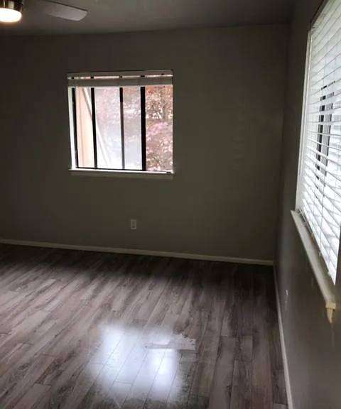 1001 N Oak Dr — Photo 5