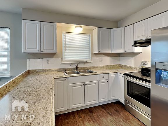 3rd image of 1431 Shanley Dr