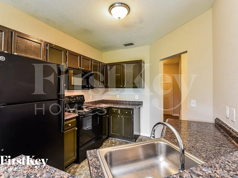 6840 Abady Ln — Photo 7