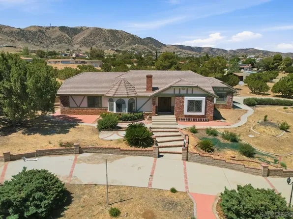 410 Hacienda Dr, Palmdale, CA 93551