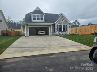 140 N Christie Ct, Fletcher, NC 28732