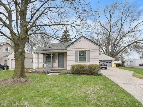 7545 Crissman St, Utica, MI 48317
