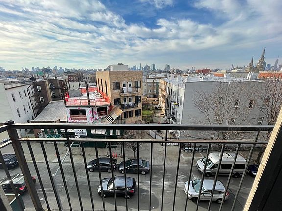 4th image of 82 N Henry St #4F