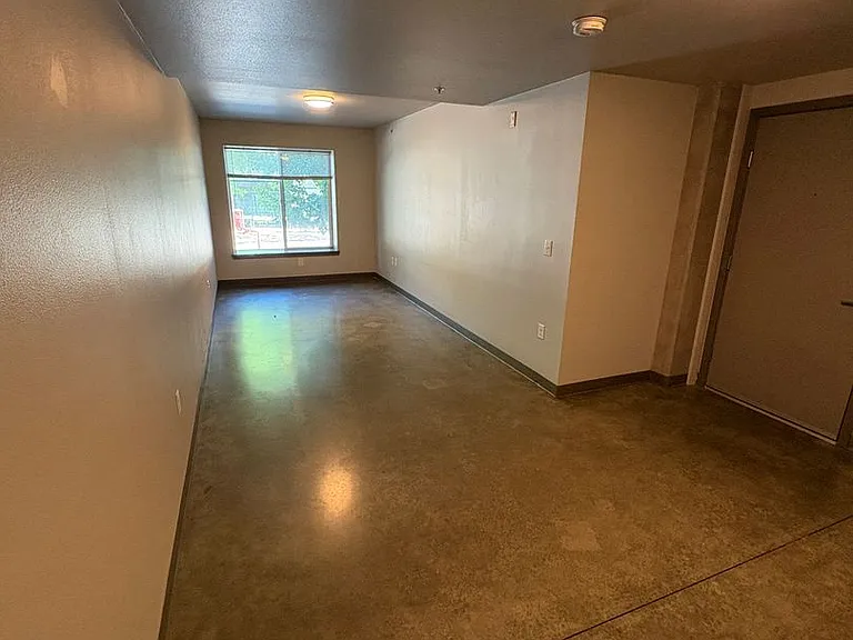Eastlake Flats — Photo 39