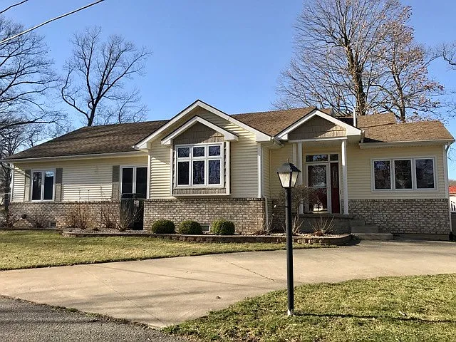 884 Harbor Ct photo 1