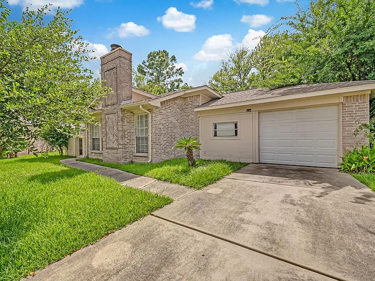 16906 Canary St — Photo 2