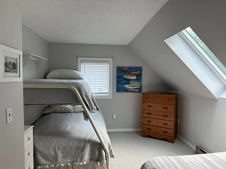 146 W Grand Ave — Photo 15