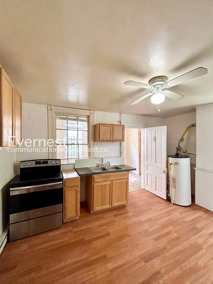 Building Photo - 1204 N 20th St #1