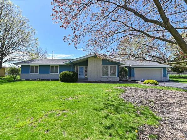 5795 West Silverleaf LANE, Brown Deer, WI 53223