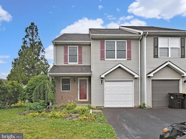 121 Anjou Ct, Telford, PA 18969