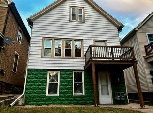 2418 S 9th St #A, Milwaukee, WI 53215