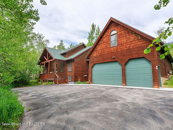 5th image of 134 Pine Dr
