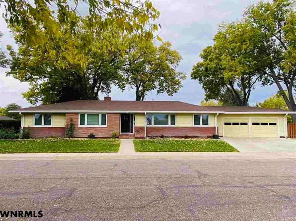 1805 17th St, Gering, NE 69341
