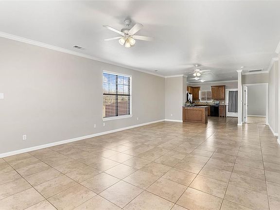 3rd image of 400 Stonecreek Dr