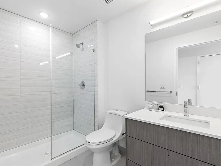 460 Grand — Photo 17