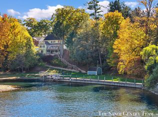 18886 Greenwood Ct, Spring Lake, MI 49456