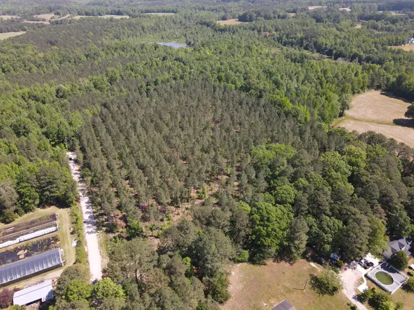 3820 Standing Pine Ln, Zebulon, NC 27597