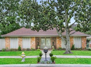 9400 Francine Dr, River Ridge, LA 70123