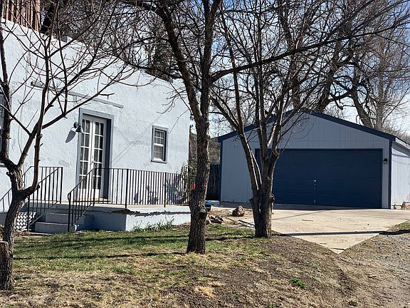 Side view and garage