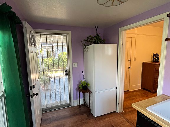 3rd image of 4187 Denker Ave #2