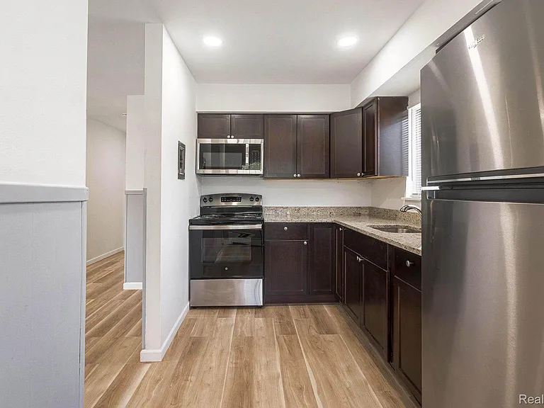 2475 S Commerce Rd #10 — Photo 14