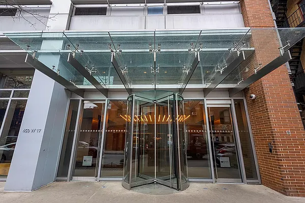Sold by R New York | media 11