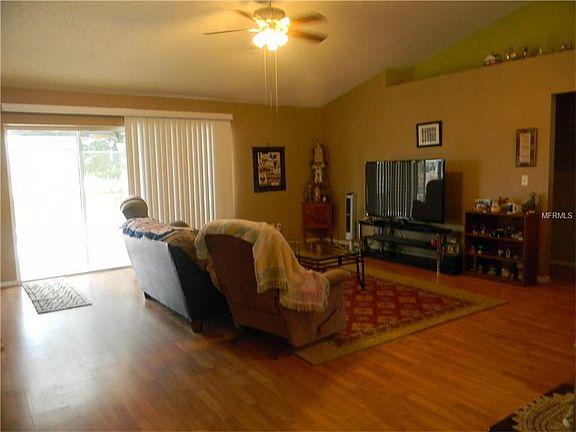 4th image of 4017 Lake Bluff Dr