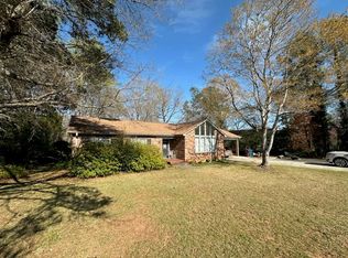 123 Greenbriar Rd, Greenwood, SC 29649