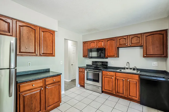 7777 Ravenswood Dr — Photo 7