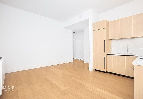 4th image of 250 W 19th St APT 1C