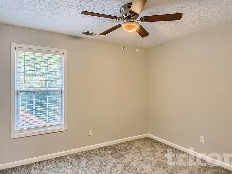 1309 Vine Cir — Photo 13