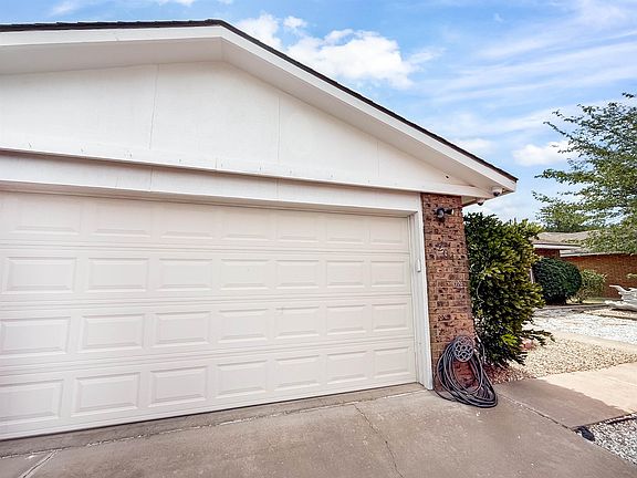 4th image of 204 Shadow Mountain Dr