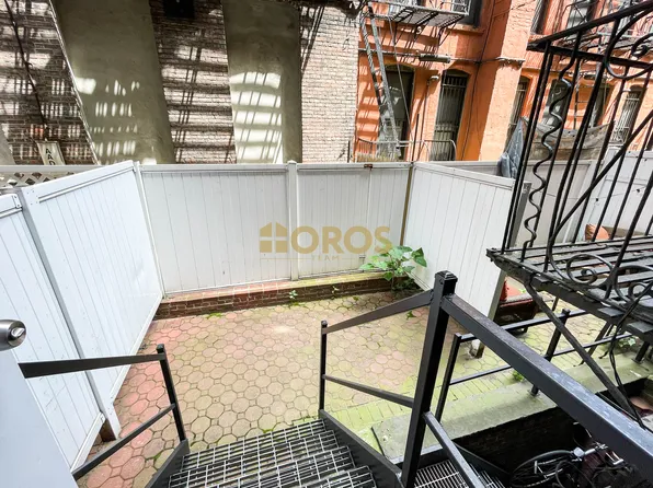 215 East 10th Street image 1 of 6