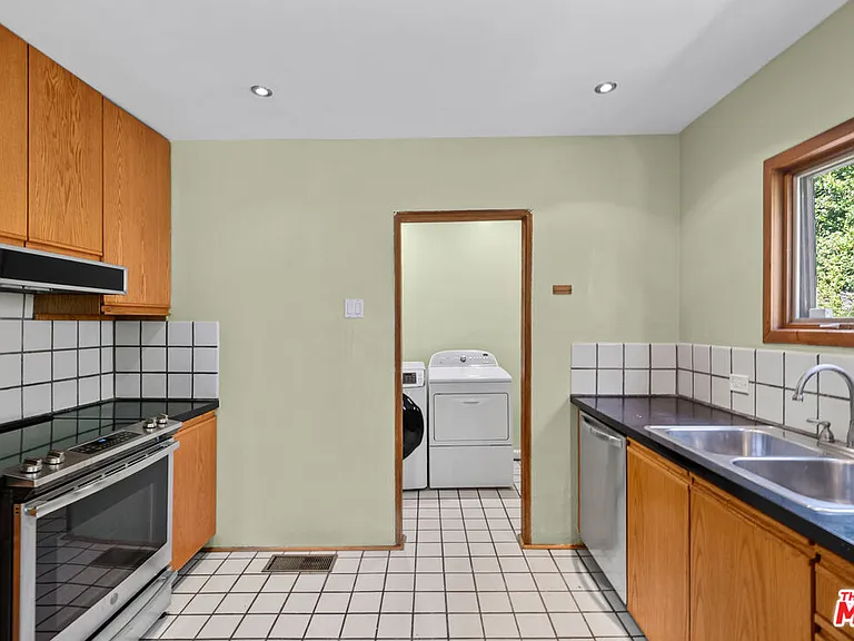 2569 Patricia Ave — Photo 21