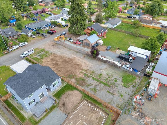 3rd image of 2905 B Street SE
