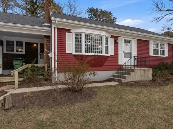 36 Lakewood Dr, Harwich, MA 02645