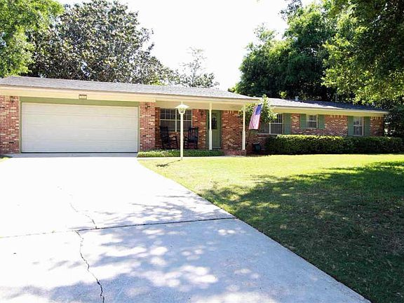 3rd image of 3681 Overland Dr