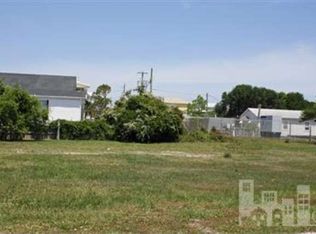 120 Hanby Ave, Carolina Beach, NC 28428