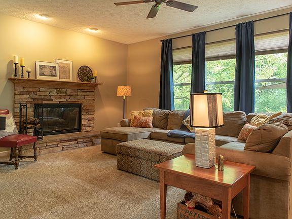 4th image of 32869 Sorrento Ln