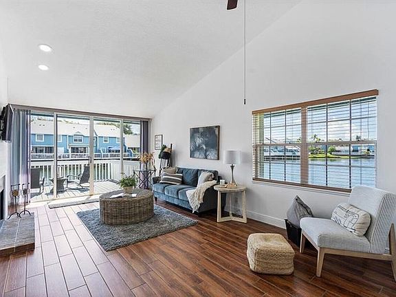 4th image of 1514 Ocean Dunes Cir