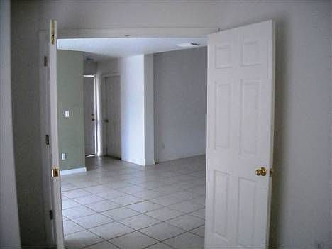 2nd image of 17B Rosecroft Ln
