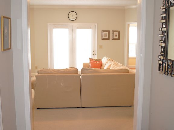 view of living rm from foyer