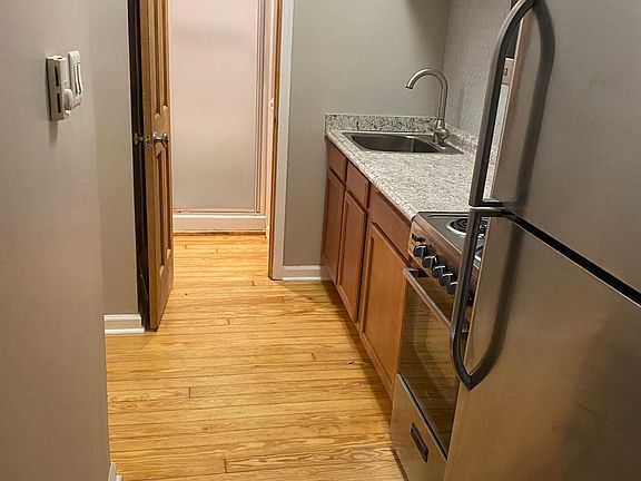 5th image of 719 N Spruce St