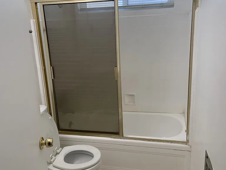 5754 Hazeltine Ave #2 — Photo 9
