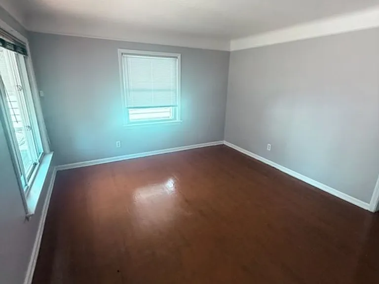 11215 Langton Ave — Photo 3