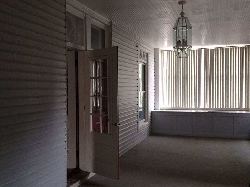 1st image of 404 Sycamore St APT 1