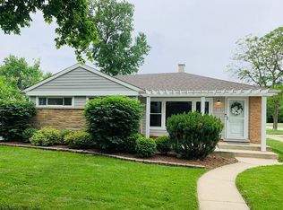 470 N Ida Ln, Elmhurst, IL 60126