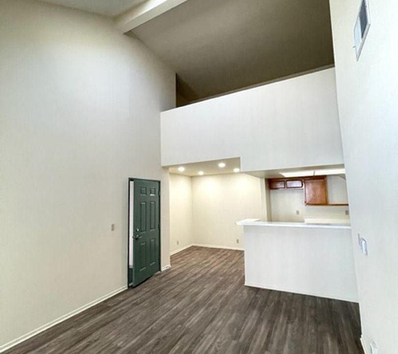 1st image of 428 S Marengo Ave #209