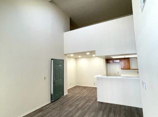428 S Marengo Ave #203, Pasadena, CA 91101