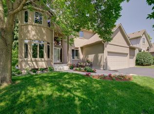 9360 Shetland Rd, Eden Prairie, MN 55347